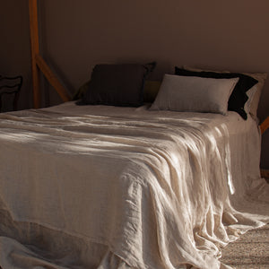 Colcha y funda nórdica de lino vaporoso. Colcha de doble textura para cama.