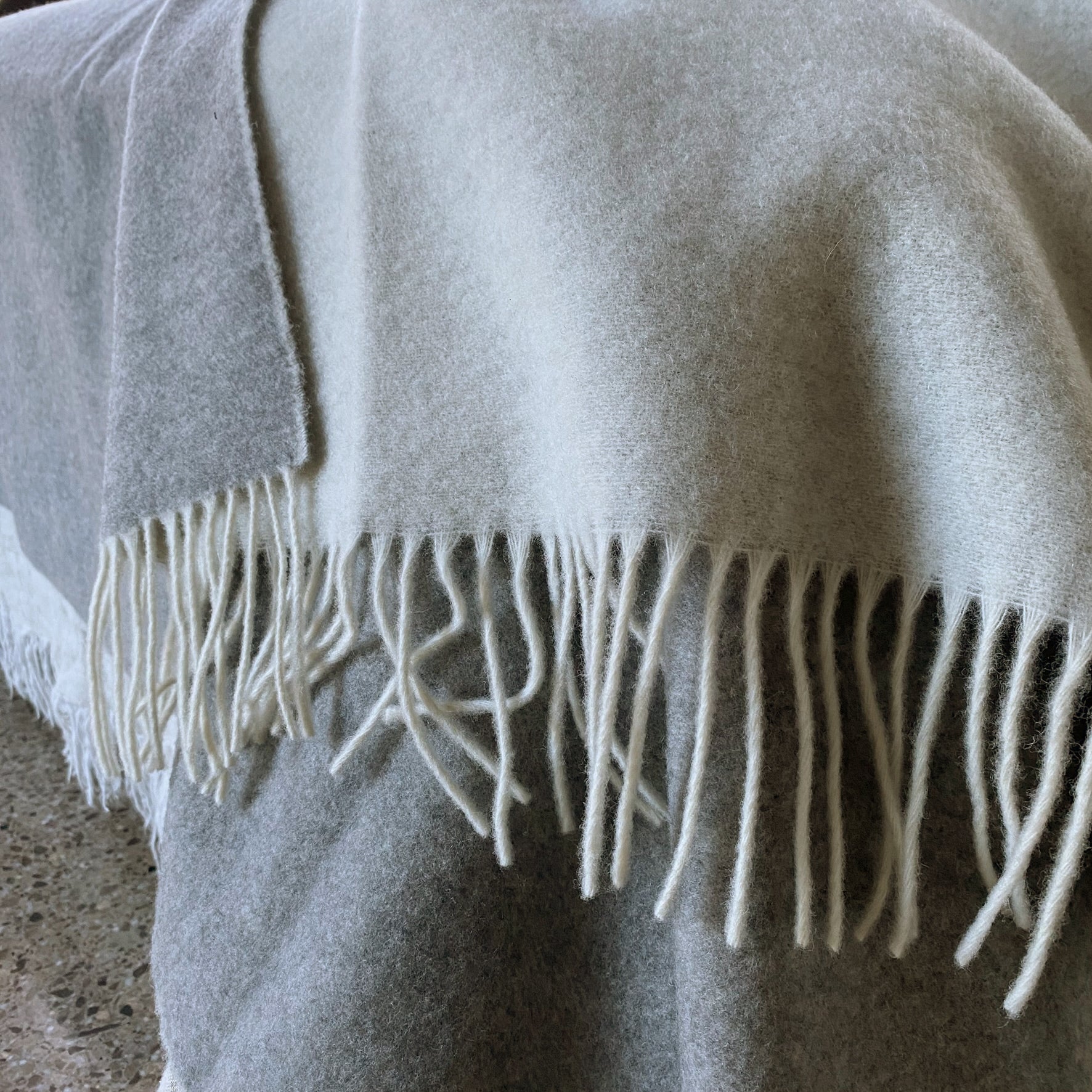 100% Cashmere Wool Blankets Gray – - Main Image