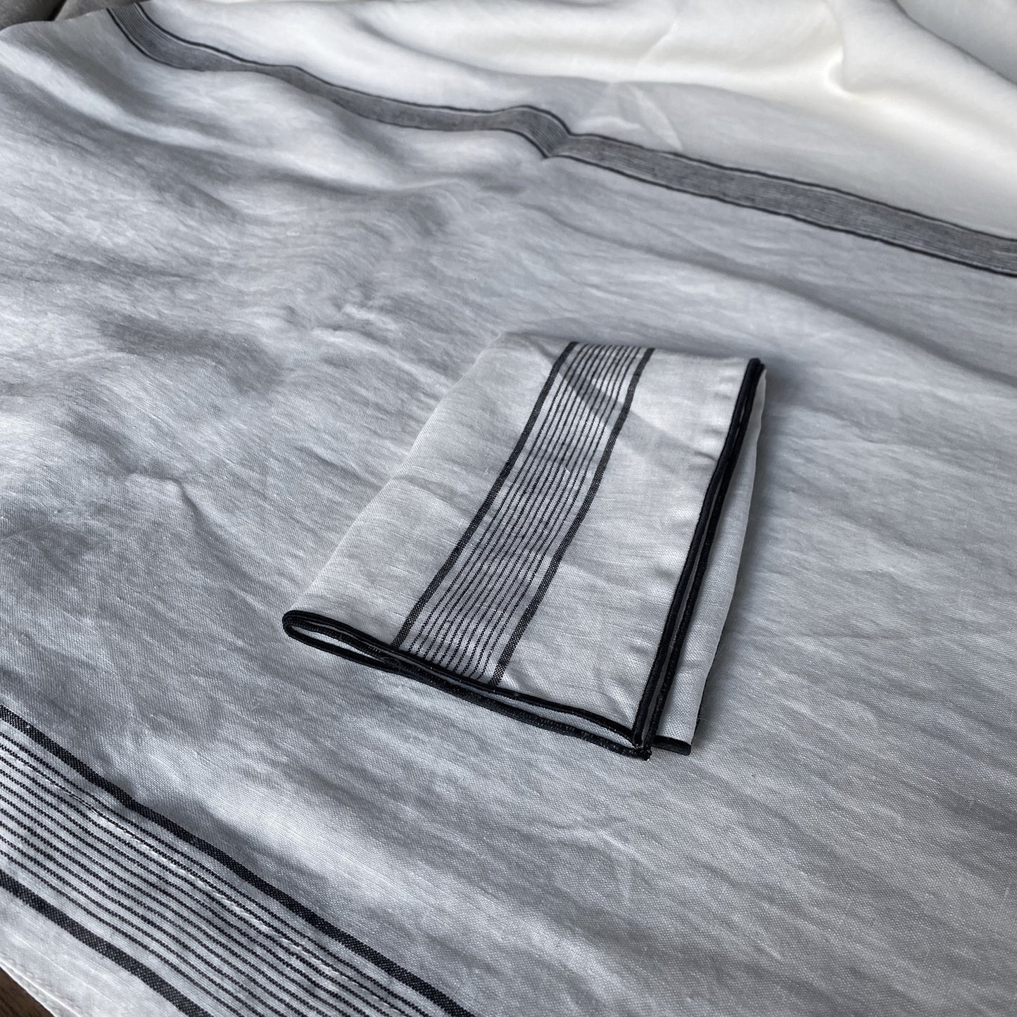 Classic washed linen tablecloth STRIPED