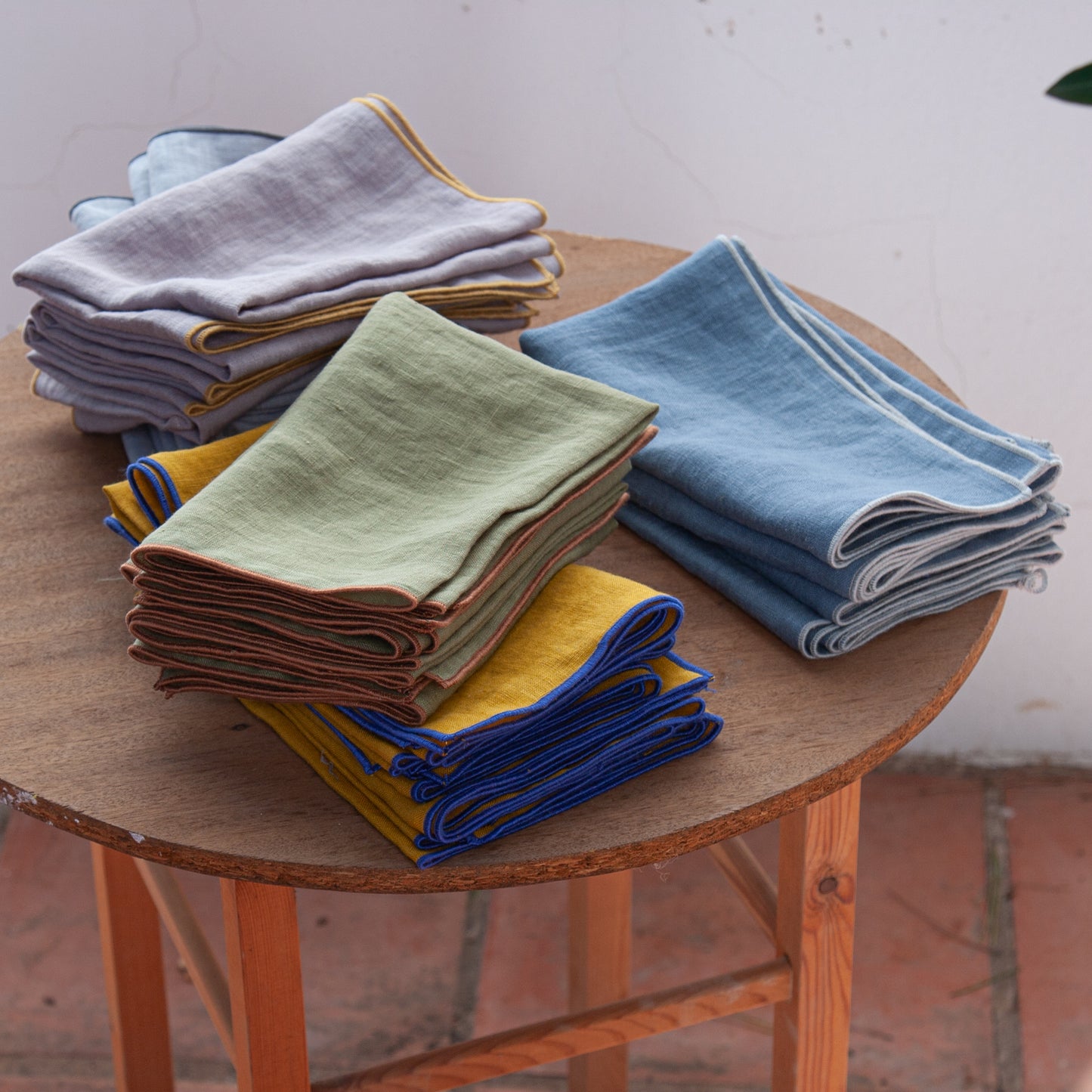 Linen napkins with hemstitch