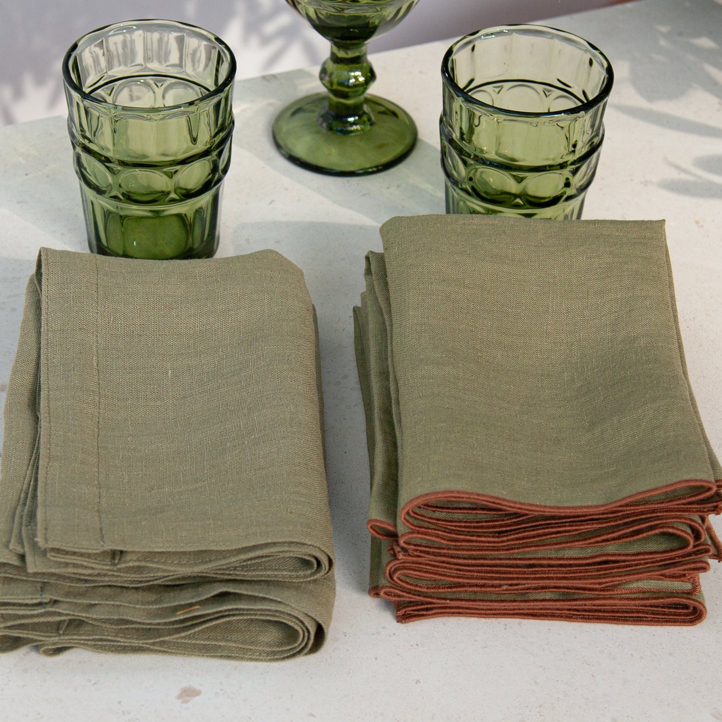 Nappe en lin brodée VERT OLIVE