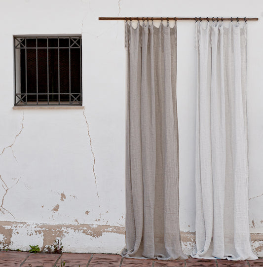 Cortina natural y blanca de lino