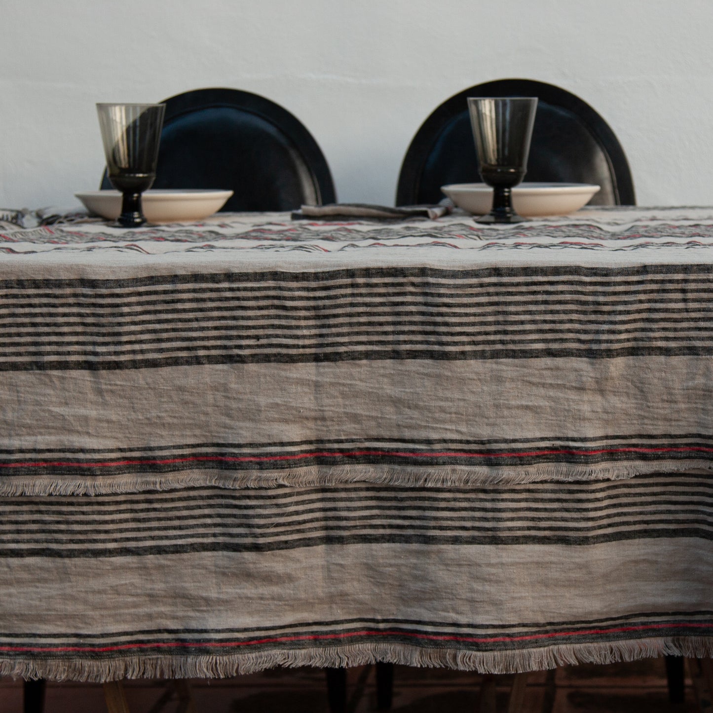 Detalle del desflecado Mantel MARSELLA - dE.LENZO