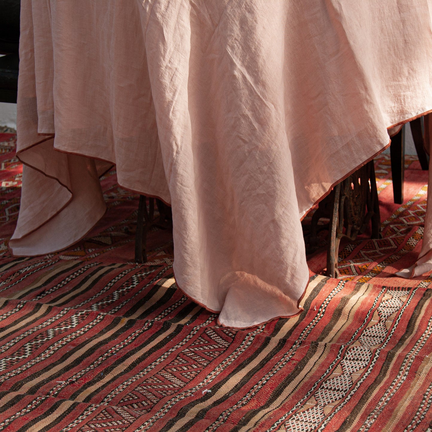 ROSE linen tablecloth