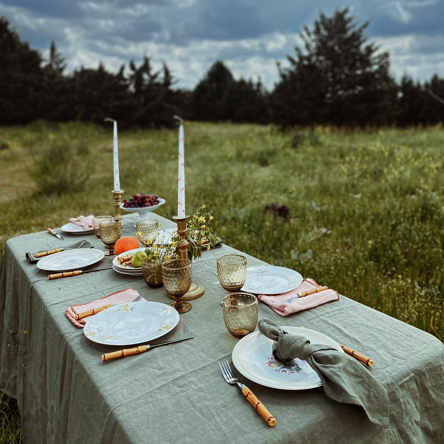 Mantel de lino verde olivo