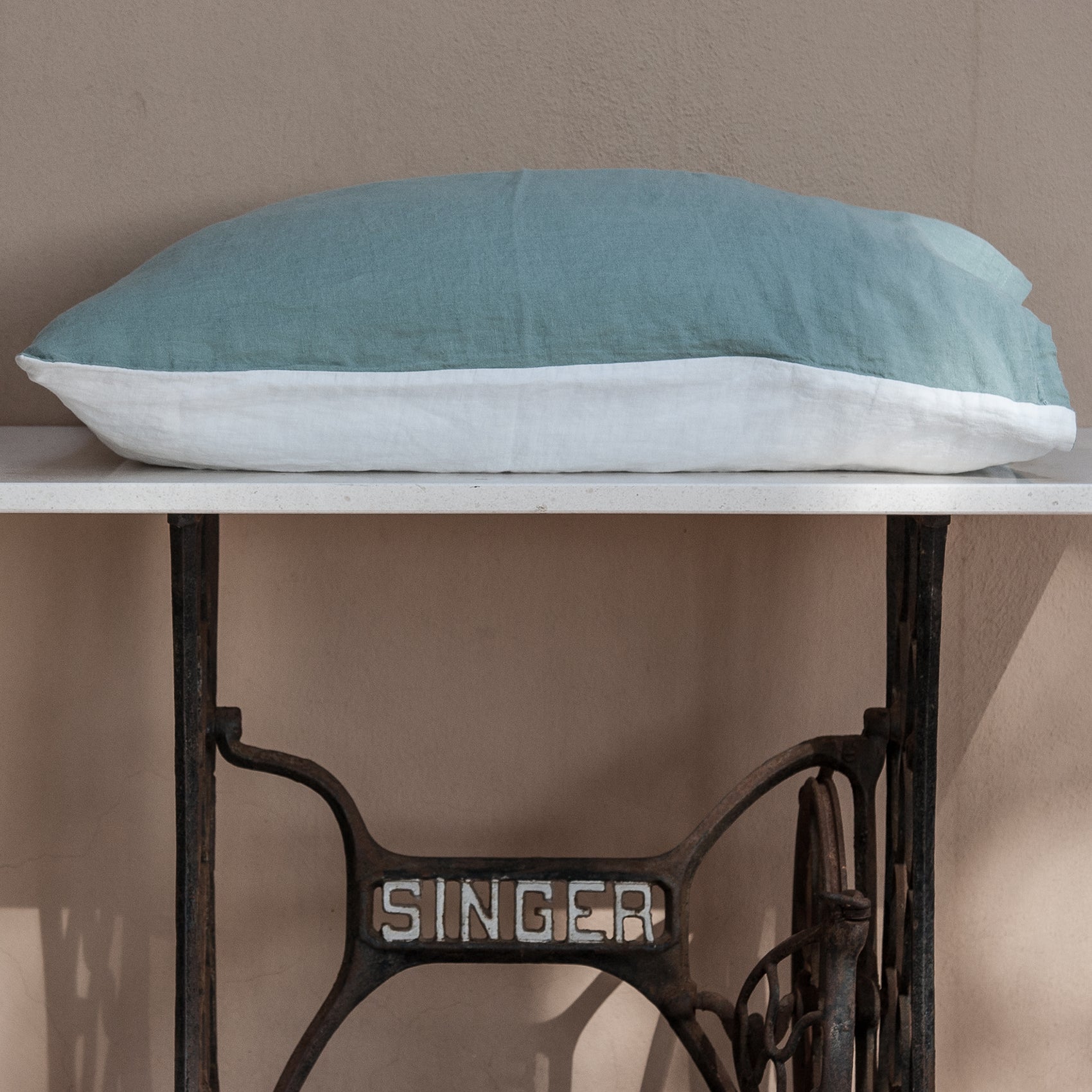 Funda de almohada de lino VERDE&BLANCA - dE.LENZO