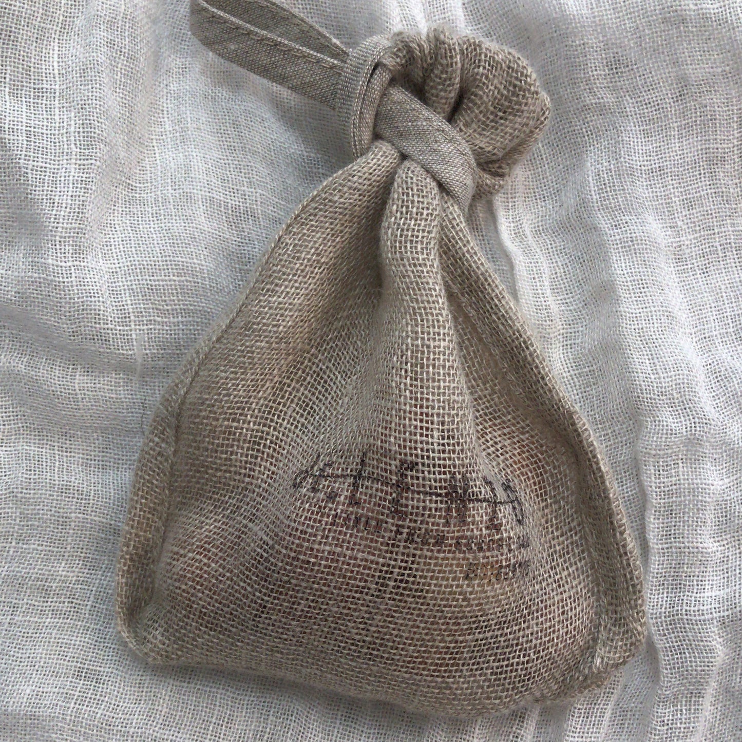 Bolas de madera de cedro