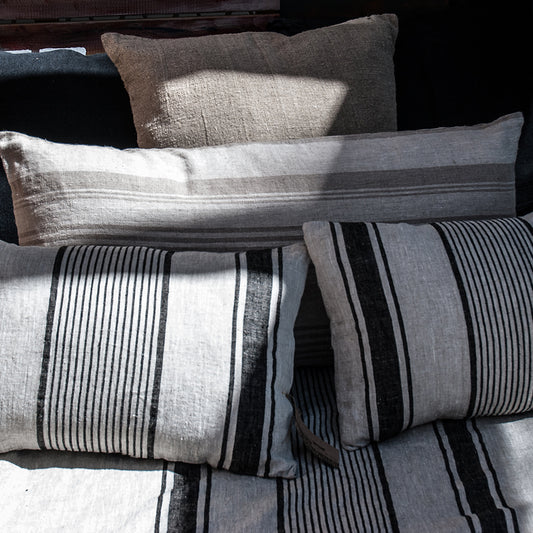 Cojín menorca 50x75cm - dE.LENZO