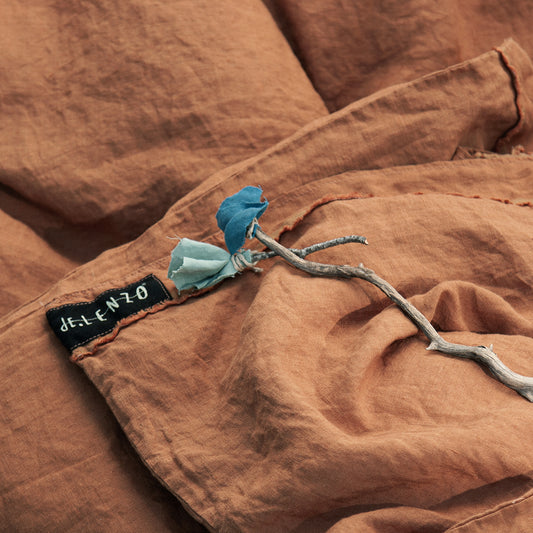 Funda nórdica de lino teja. Detalle de etiqueta.