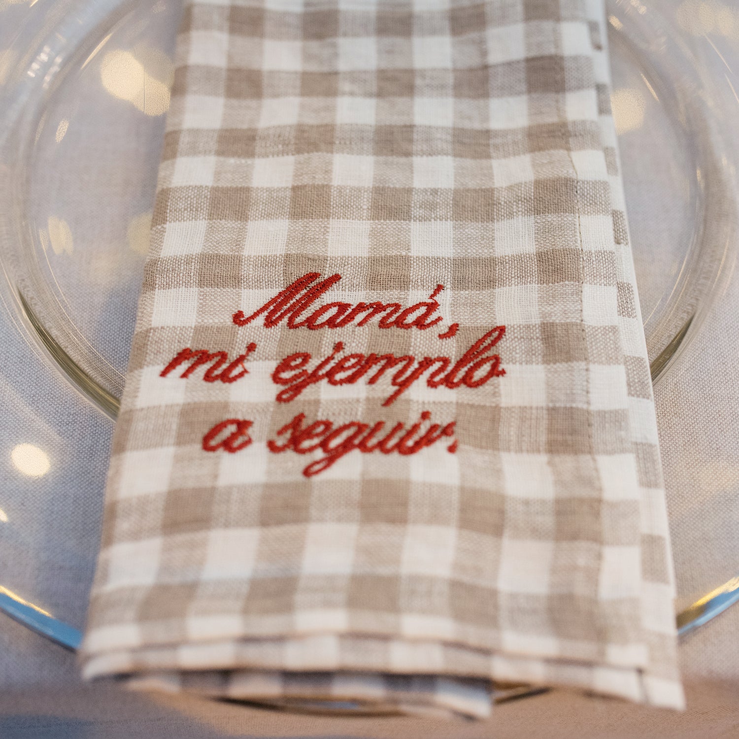 Servilletas bordada para bodas. Personalizadas con tu nombre.