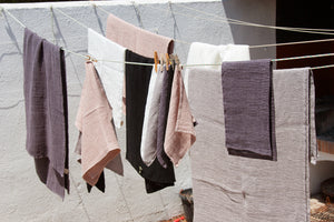 Cómo lavar y secar ropa de cama de lino – dE.LENZO