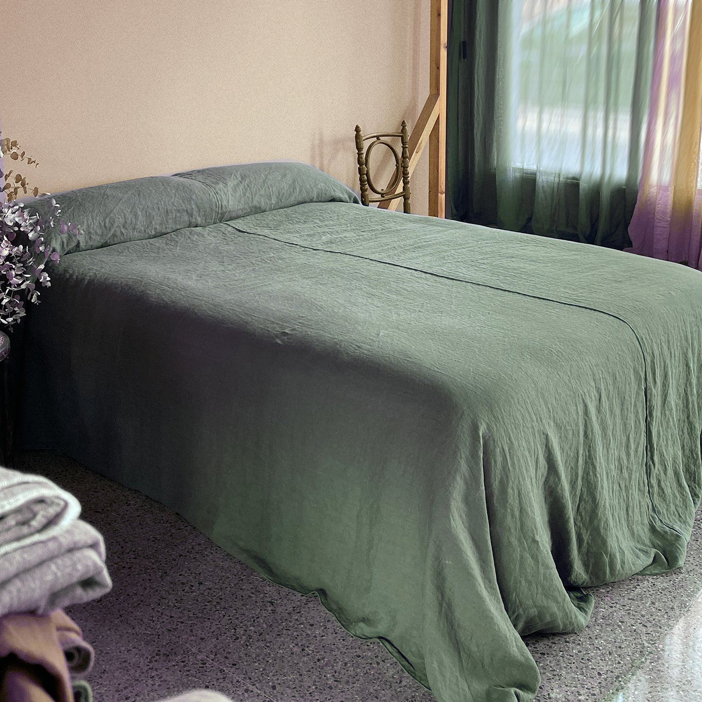 CLASSIC CLASSIC GREEN washed linen bedspread and Plaid