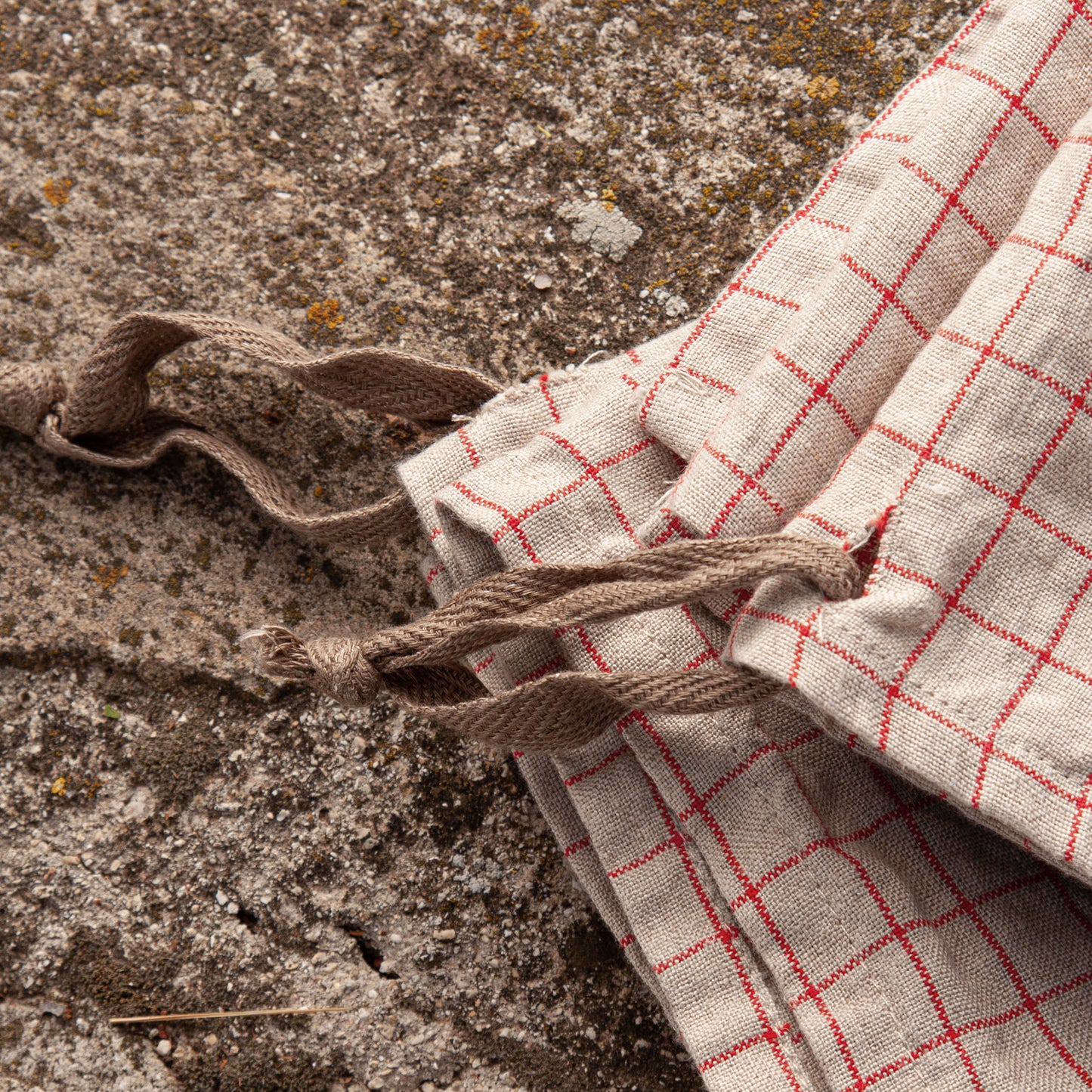 Set of 2 RED CHECKED linen kitchen towels