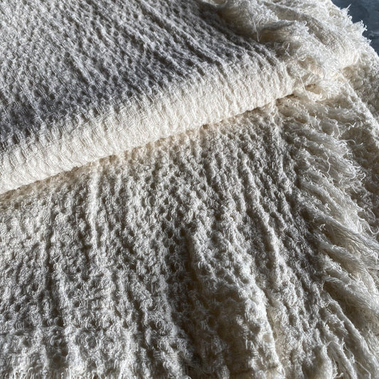 Linen embossed blanket/quilt