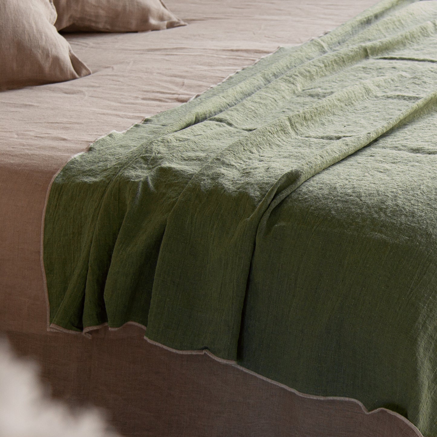 CLASSIC CLASSIC GREEN washed linen bedspread and Plaid