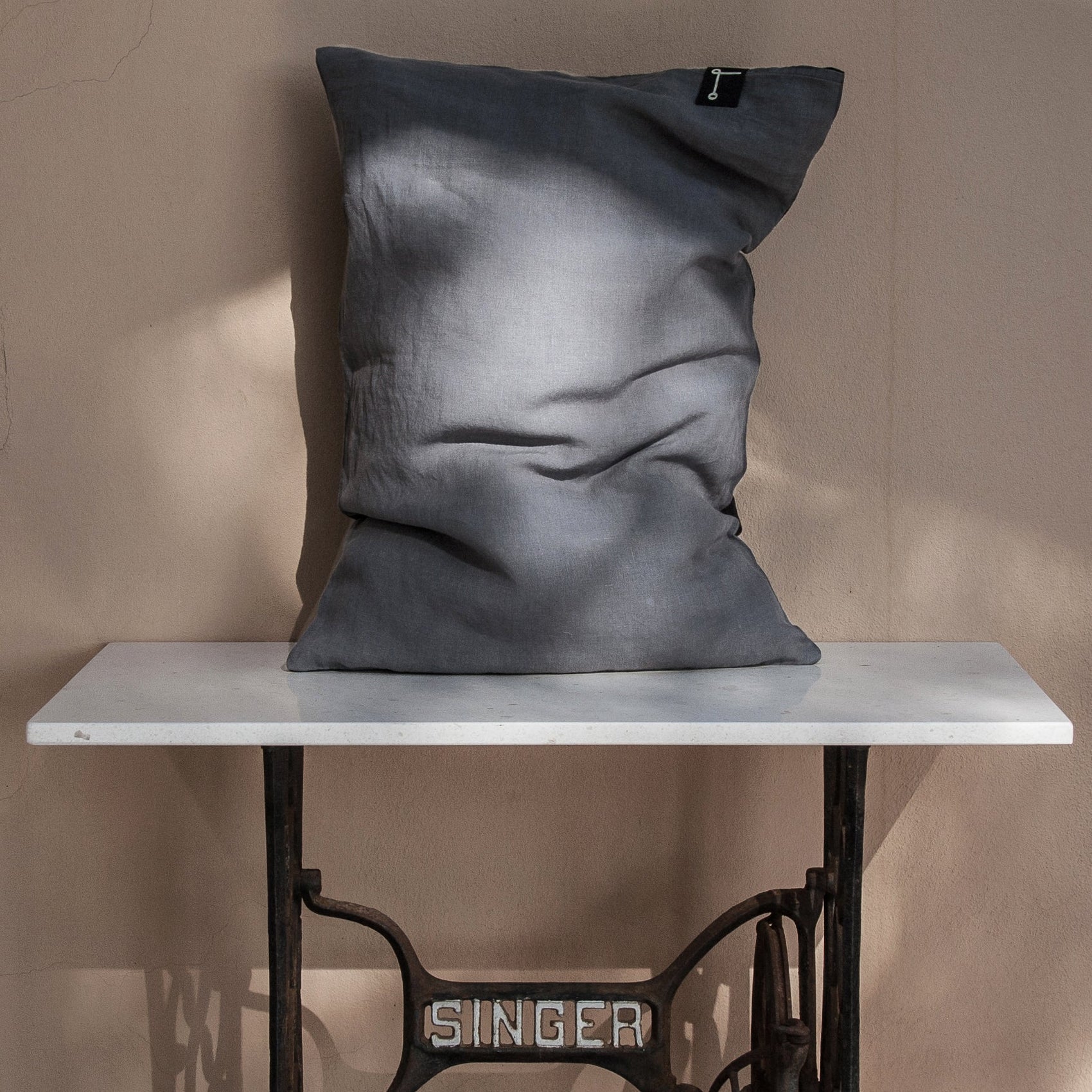 Funda de lino gris de 200gr para almohada