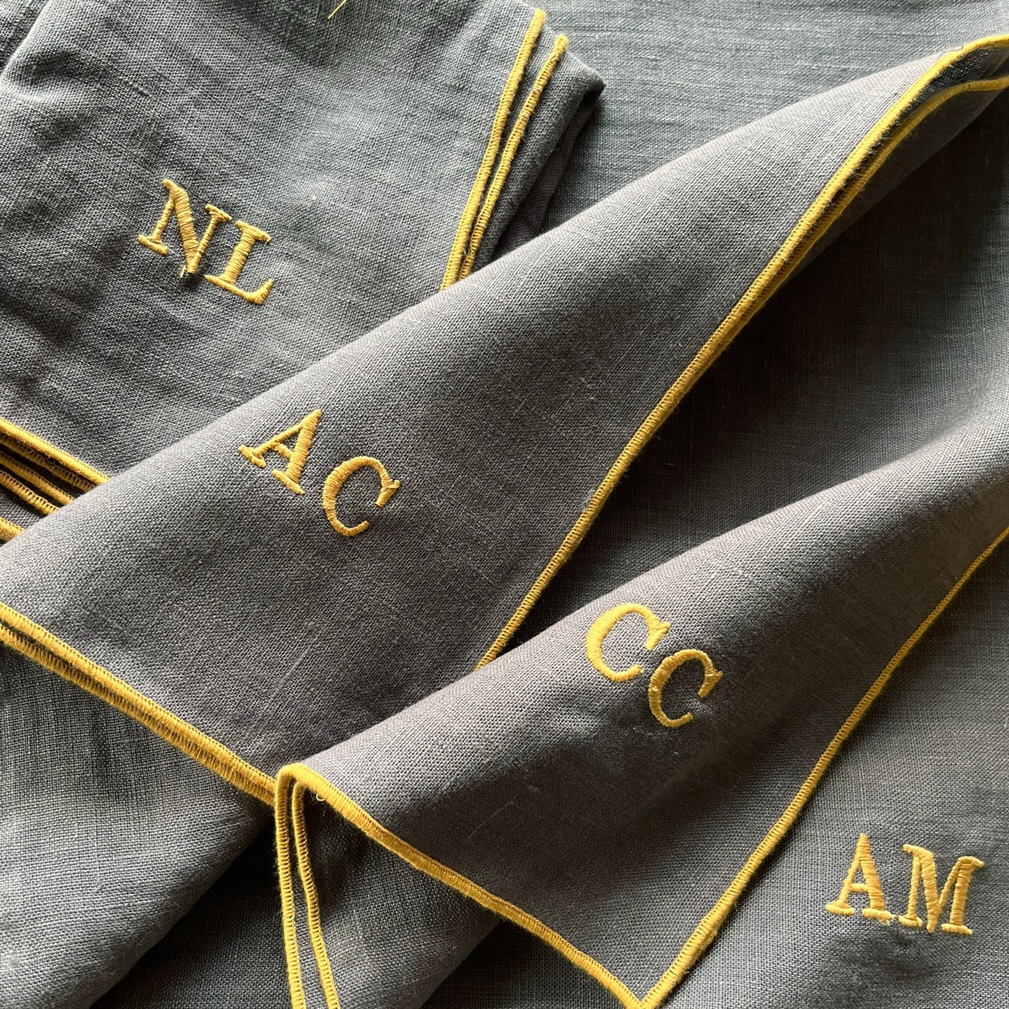 Servilletas de lino con repulgo