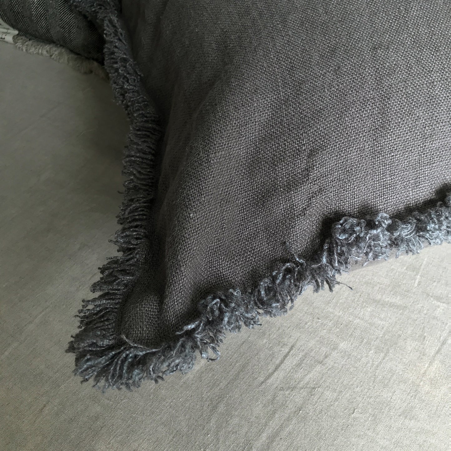 Linen cushion 60x60cm