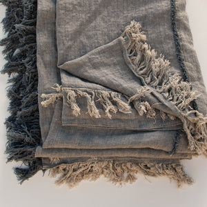 Súper colcha de lino gris desflecada de forma artesanal