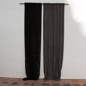 Dos cortinas de lino. dELENZO