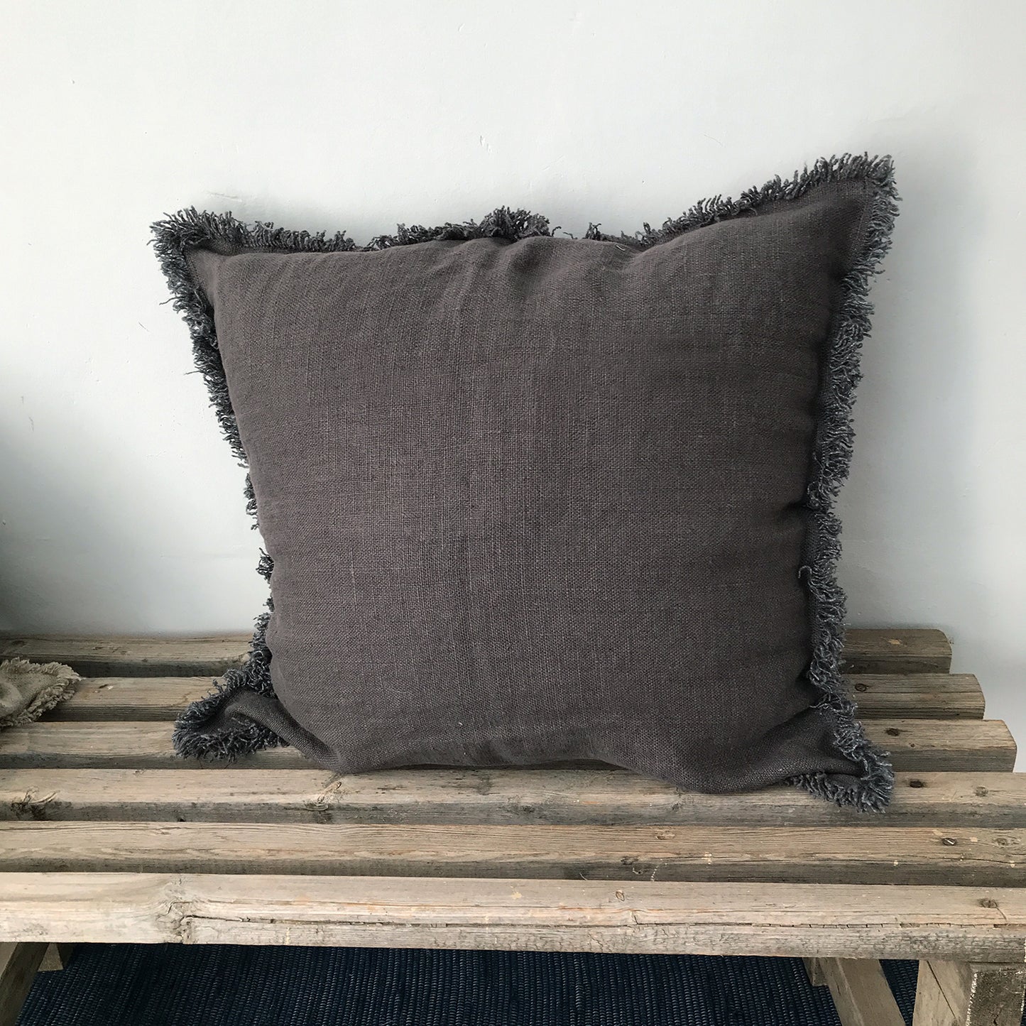 Linen cushion 60x60cm