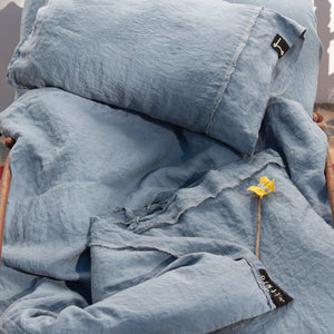 Funda de almohada de lino color azul grisaceo