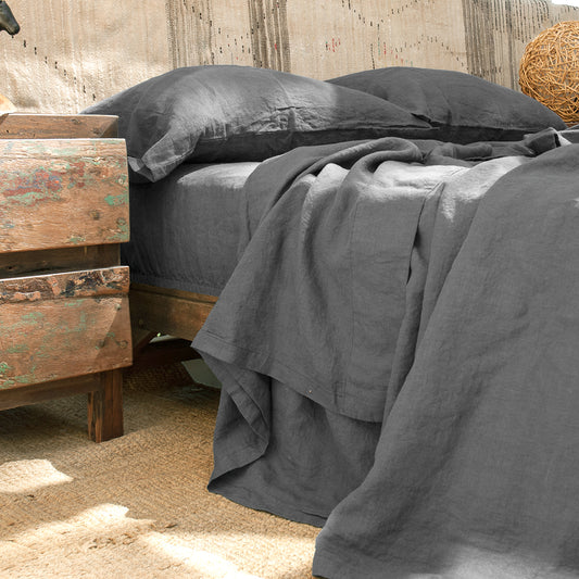 Juego de sábanas de color gris de lino lavado de 170gr/m2.