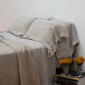 Colcha amplia de lino natural cama 150cm y almohadas