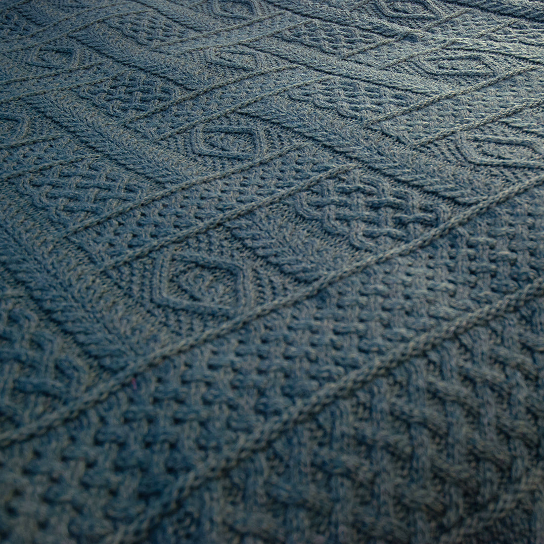 Manta 100% lana merino con flecos, tamaño 140x200cm, diseño