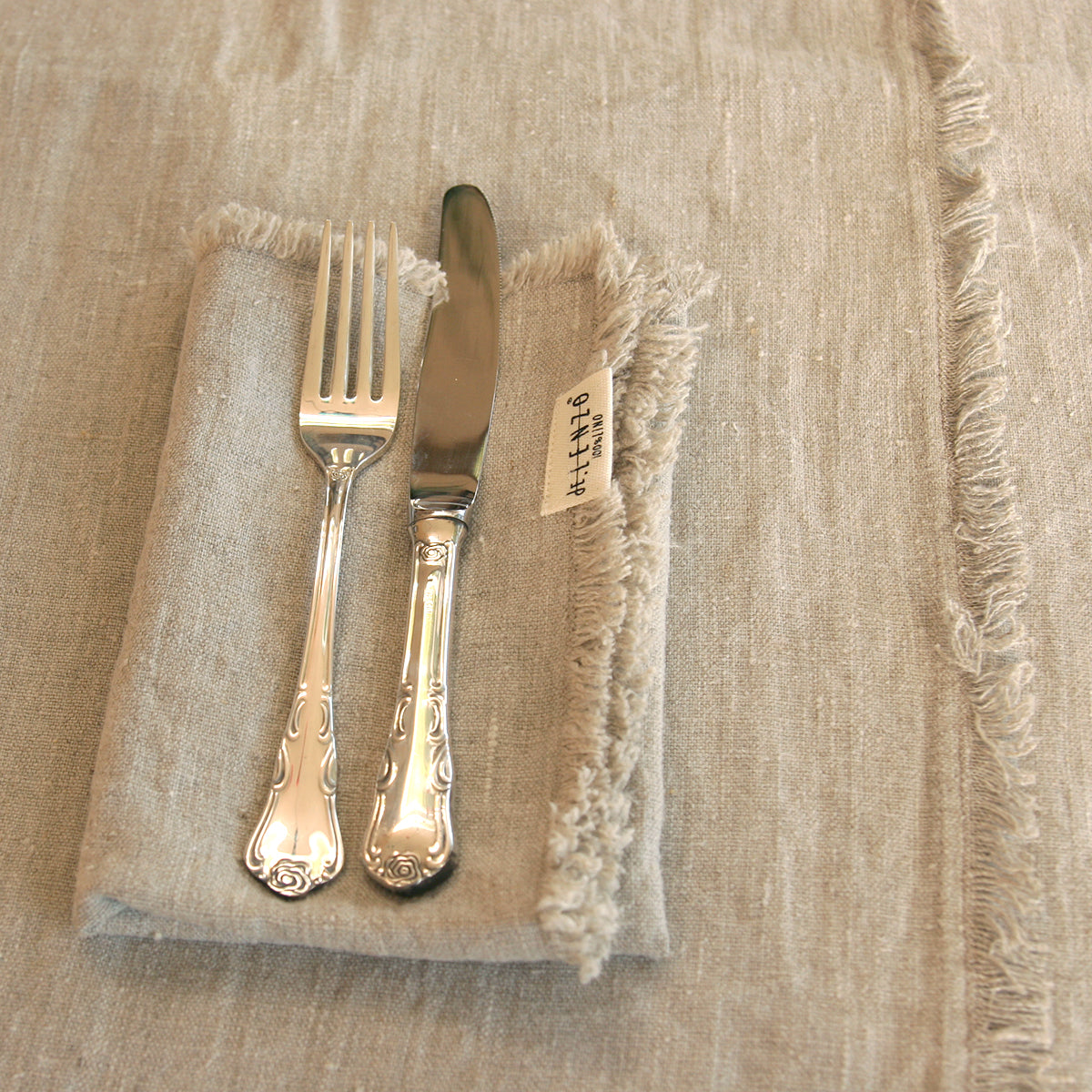 MARRAKECH linen table runners frayed