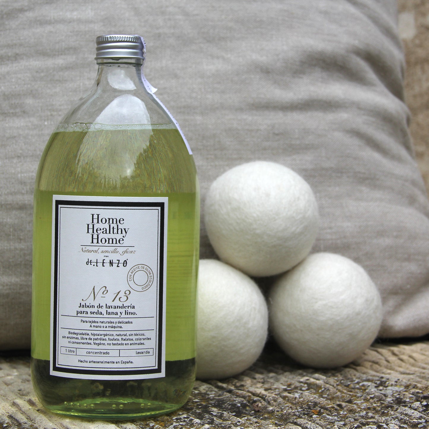 Natural wool washing/drying balls