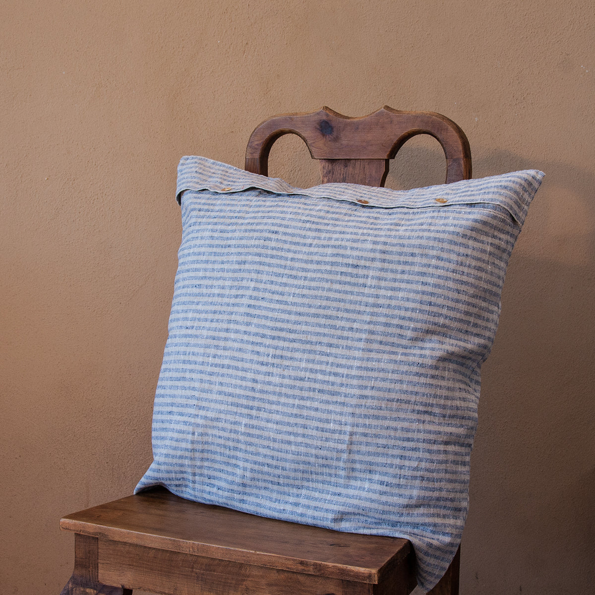 Cojín 65x65cm rayadito azul - dE.LENZO 