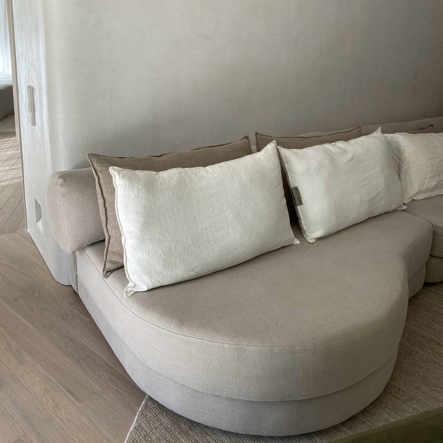 Linen cushion 60x60cm