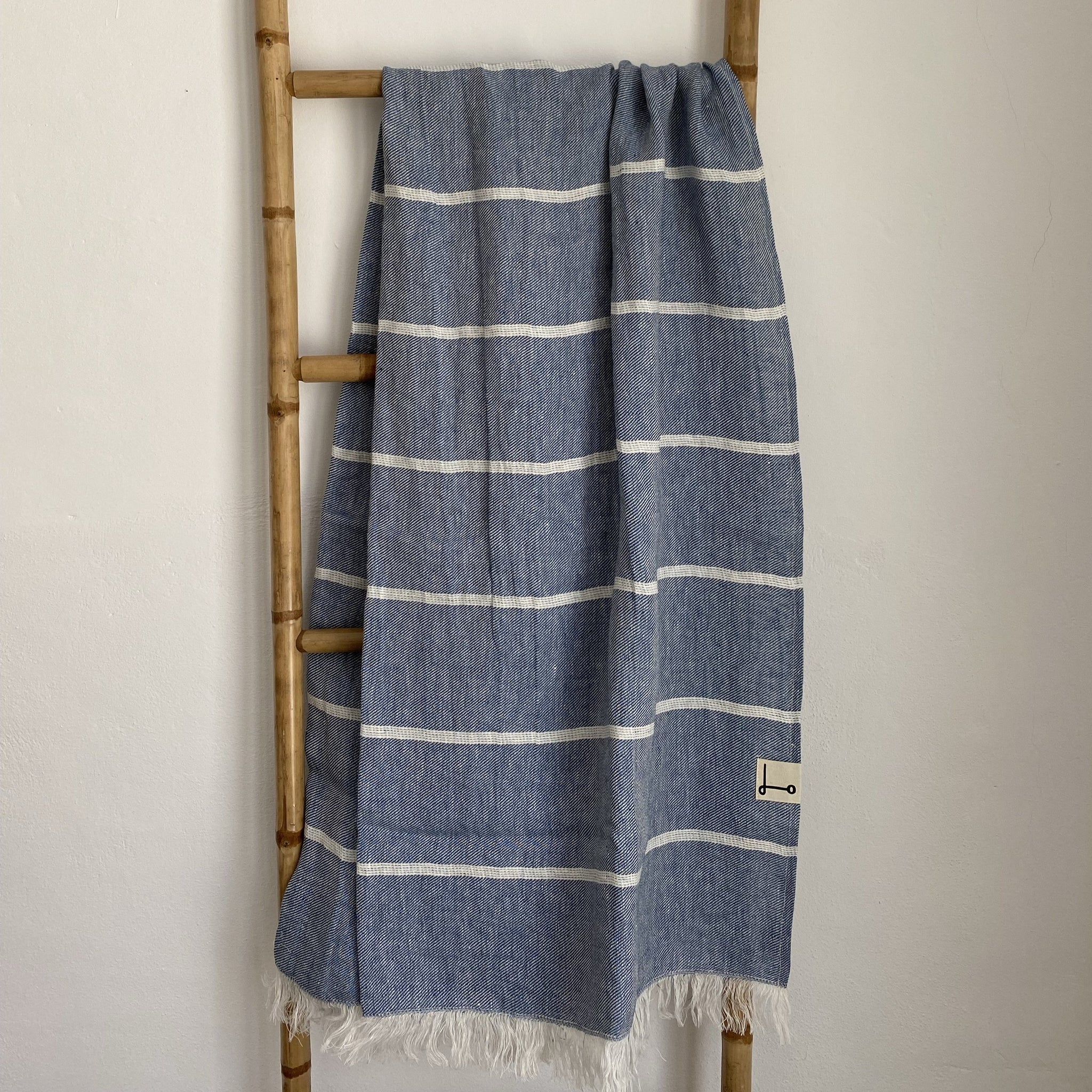 toalla de lino azul