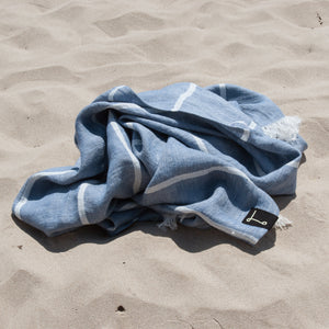 Toalla de playa de lino NIKI colores - azul intenso